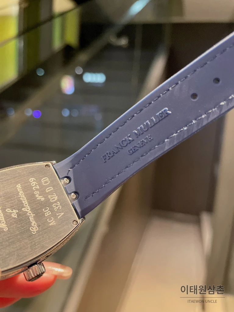 프랭크뮬러 뱅가드 요팅 다이아몬드세팅 러버레더 여성시계 42mm V32 네이비 다이얼