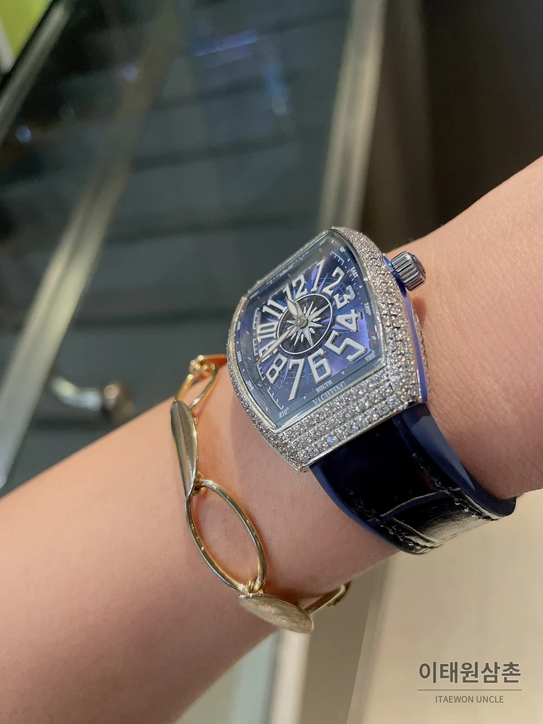 프랭크뮬러 뱅가드 요팅 다이아몬드세팅 러버레더 여성시계 42mm V32 네이비 다이얼