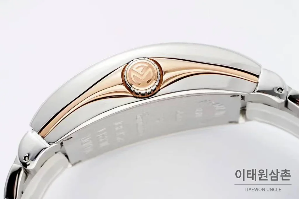 프랭크뮬러 뱅가드 요팅 스틸 블루다이얼 오토매틱 54mm 투톤 브레이슬릿 실버 베젤