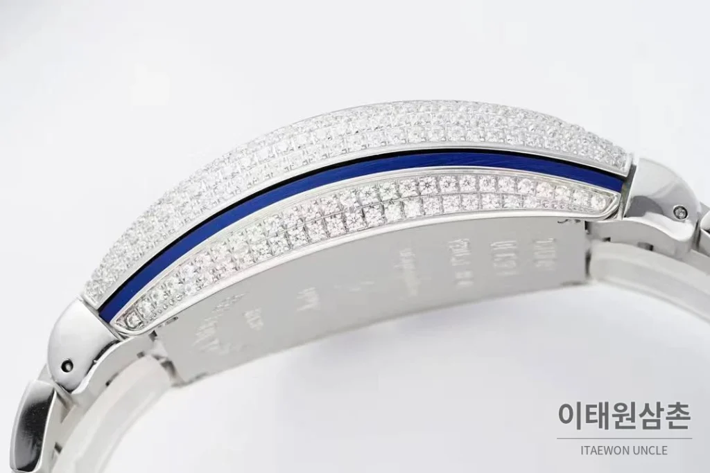 프랭크뮬러 뱅가드 요팅 스틸 블루다이얼 오토매틱 54mm 스틸 브레이슬릿 실버 베젤