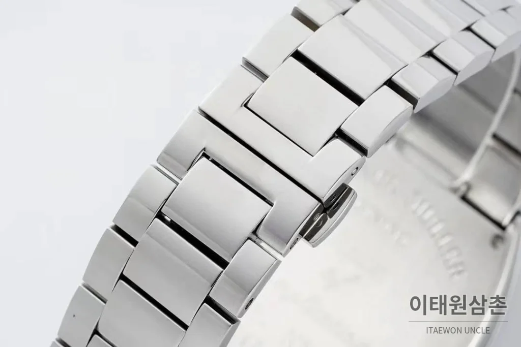 프랭크뮬러 뱅가드 요팅 스틸 블루다이얼 오토매틱 54mm 스틸 브레이슬릿 실버 베젤