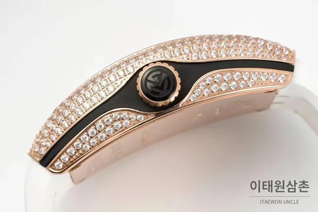 프랭크뮬러 뱅가드 요팅 V45 블루다이얼 오토매틱 54mm 화이트 러버 스트랩 로즈골드 베젤