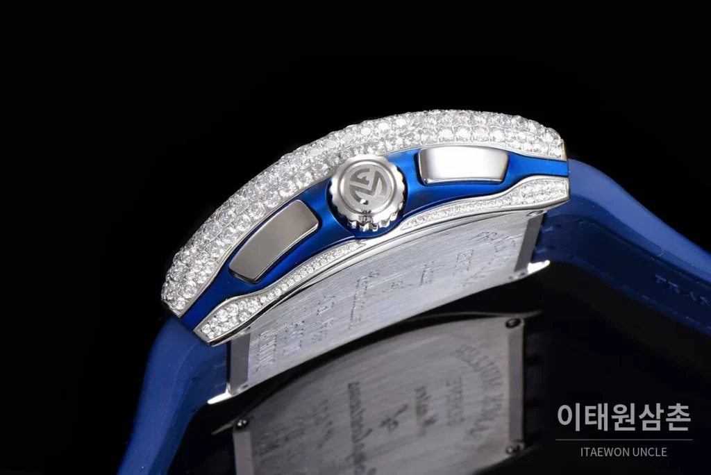 프랭크뮬러 뱅가드 요팅 V45 블루 다이얼 크로노그래프 오토매틱 54mm 네이비 러버 스트랩 실버 베젤