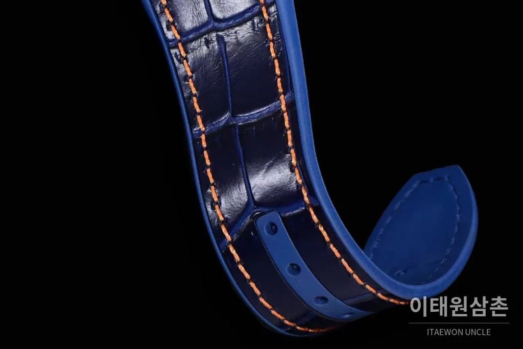 프랭크뮬러 뱅가드 요팅 V45 블루 다이얼 크로노그래프 오토매틱 54mm 네이비 러버 스트랩 로즈골드 베젤