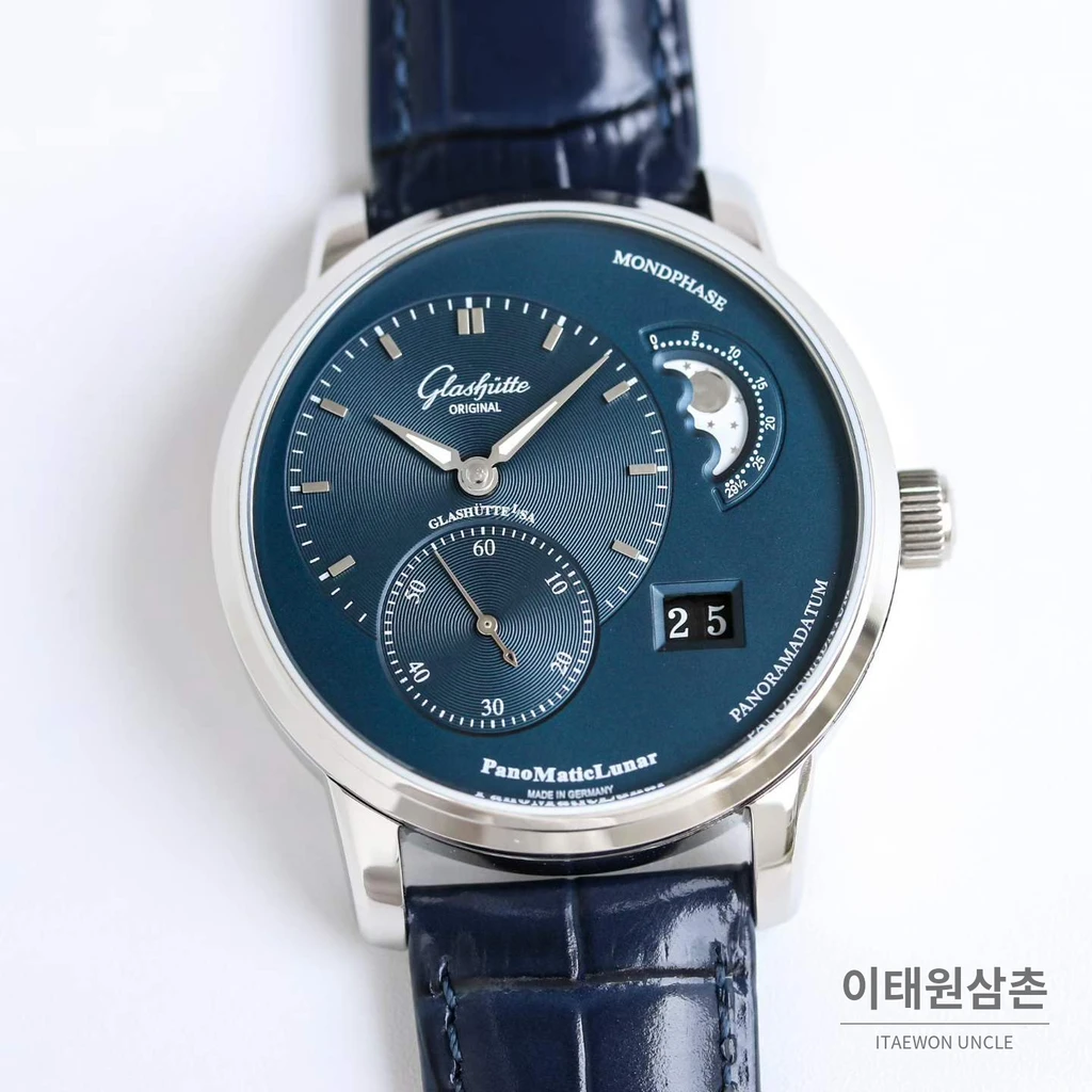 글라슈테오리지널 오프센터 문페이즈 빅데이트 오토매틱 워치 40mm 네이비 다이얼 블랙 가죽 스트랩