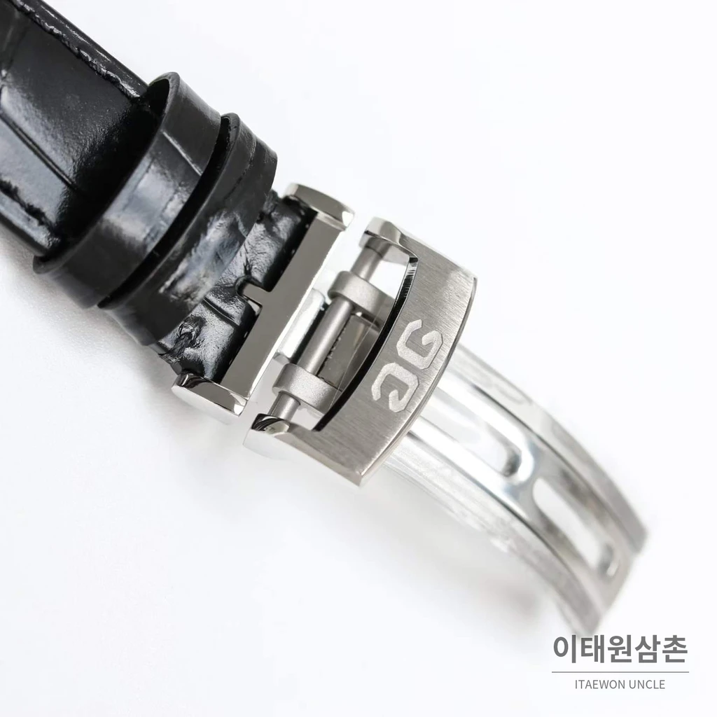 글라슈테오리지널 오프센터 문페이즈 빅데이트 오토매틱 워치 40mm 네이비 다이얼 블랙 가죽 스트랩