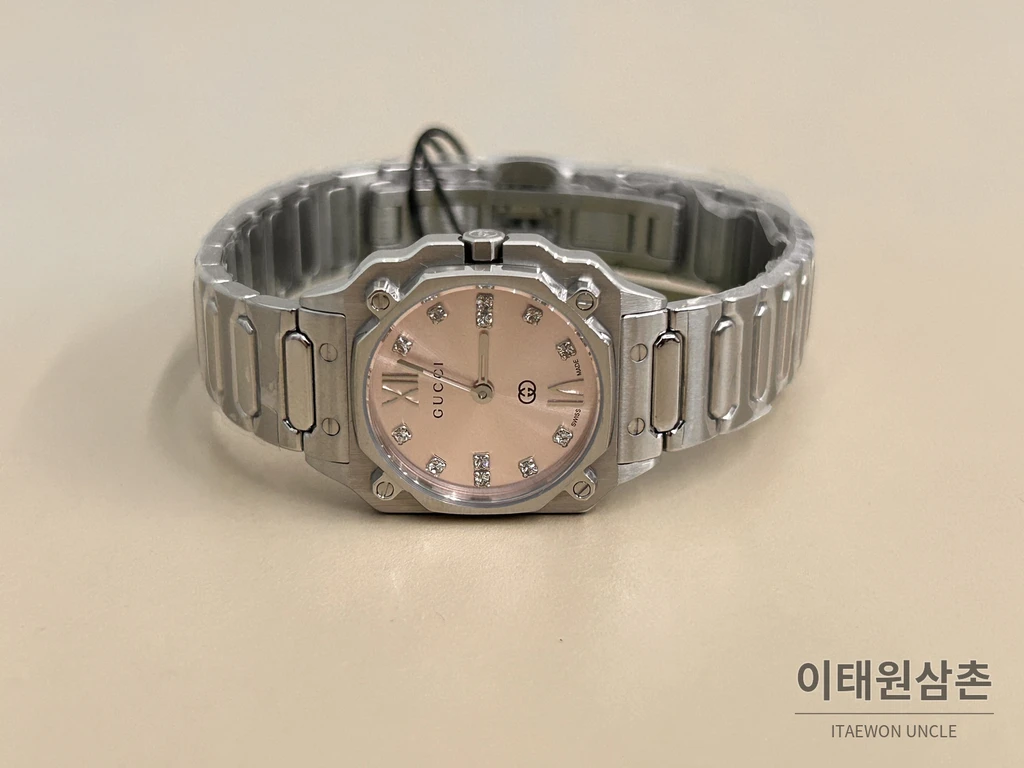 구찌 G-플랫 스틸 스톤 인덱스 핑크 다이얼 여성 시계 24mm