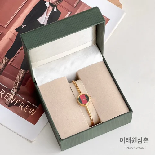 구찌 쿼츠 23mm 멀티컬러 다이얼
