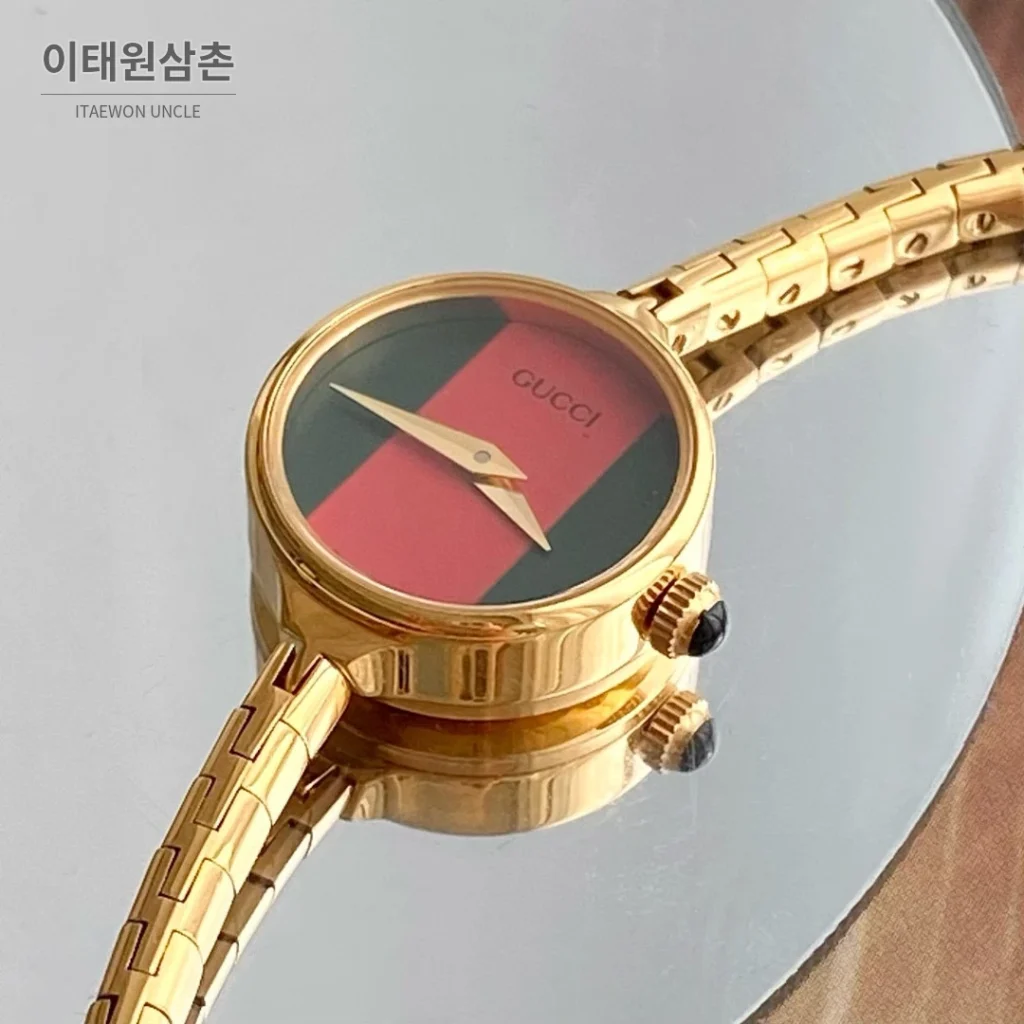 구찌 쿼츠 23mm 멀티컬러 다이얼