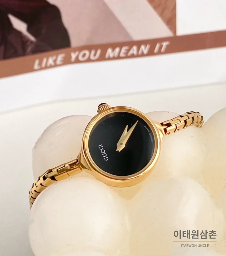 구찌 쿼츠 23mm 블랙 다이얼