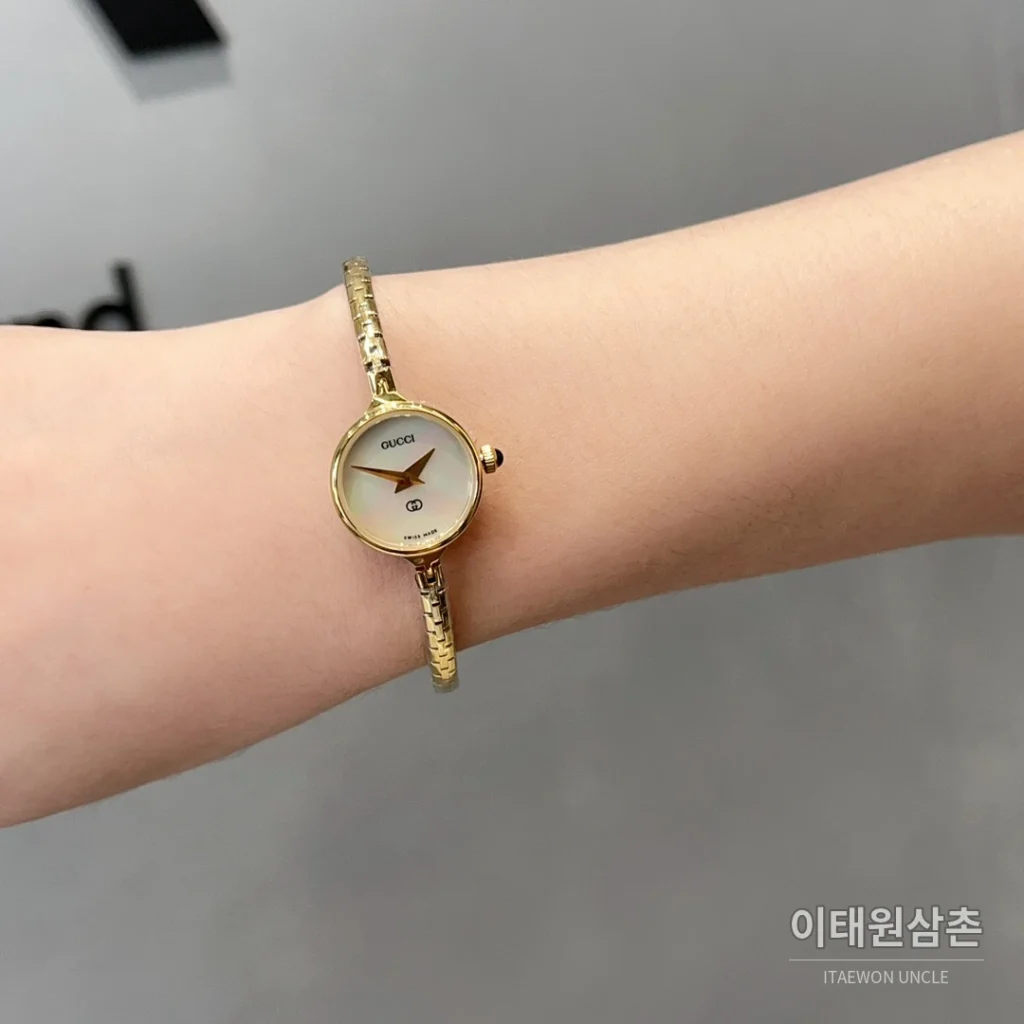 구찌 빈티지 스틸 브레이슬릿 미니멀 쿼츠 23mm