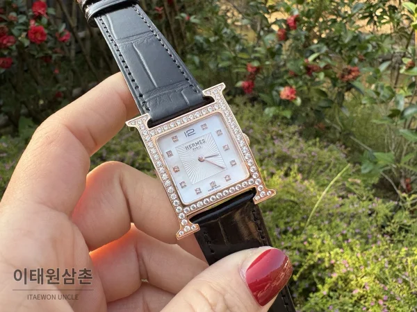 에르메스 H 시리즈 쿼츠 자개 다이얼 블랙 가죽 스트랩 로즈골드 베젤