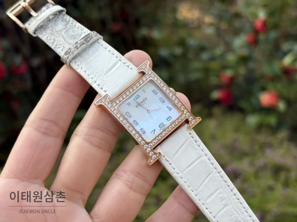 에르메스 H 시리즈 쿼츠 자개 다이얼 화이트 가죽 스트랩 로즈골드 베젤 (2)