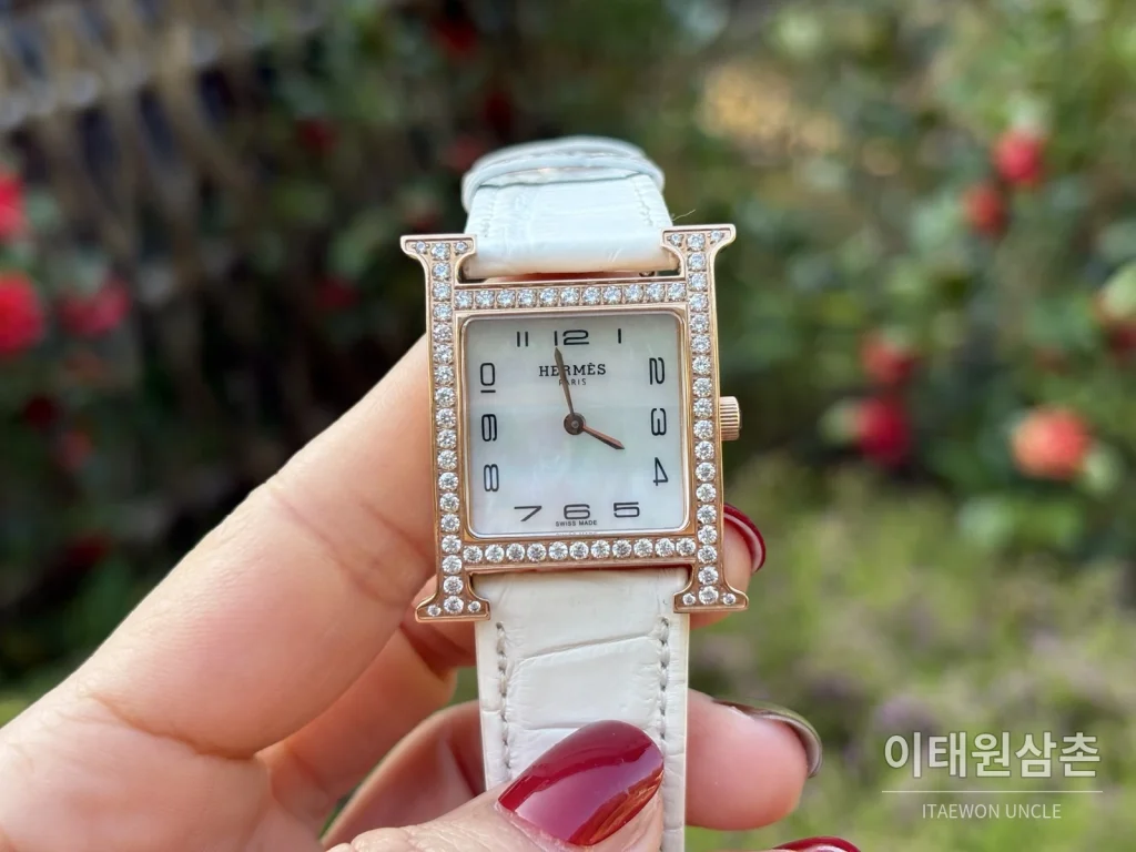 에르메스 H 시리즈 쿼츠 자개 다이얼 화이트 가죽 스트랩 로즈골드 베젤 (2)
