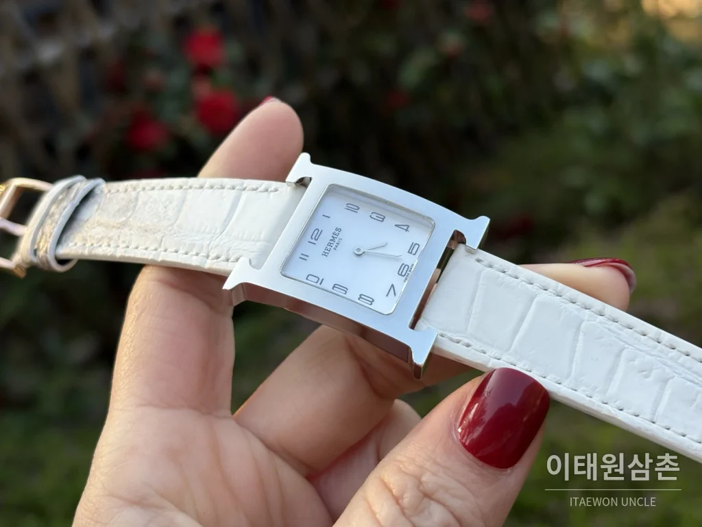 에르메스 H 시리즈 쿼츠 화이트 다이얼 화이트 가죽 스트랩 실버 베젤