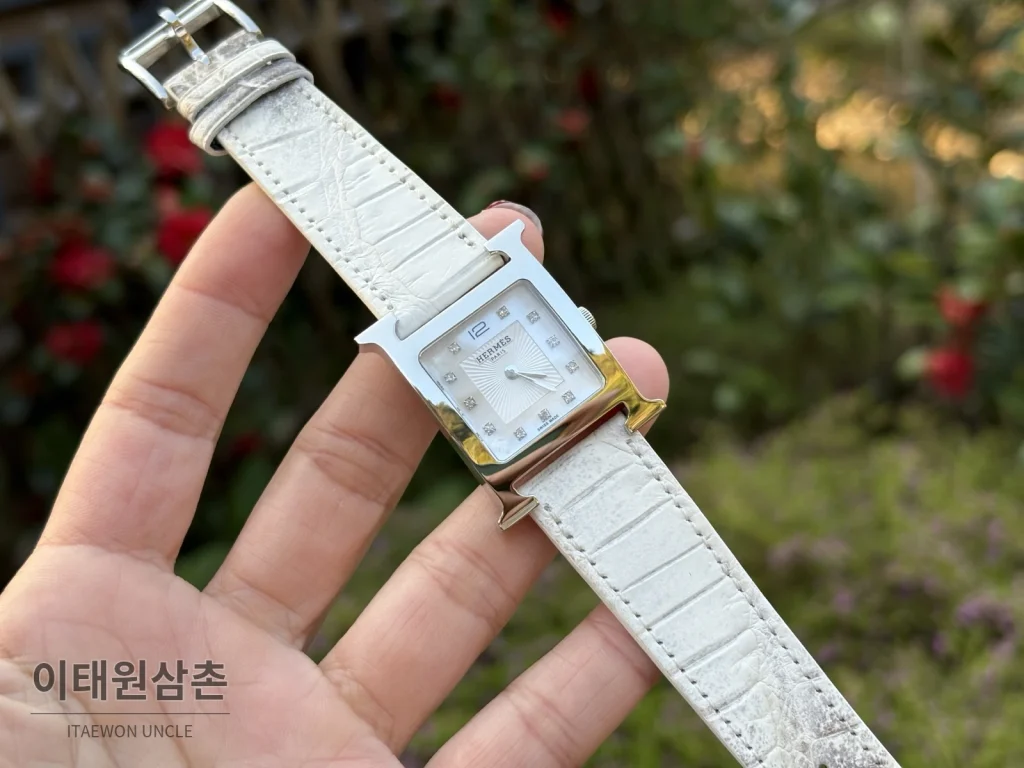 에르메스 H 시리즈 쿼츠 화이트 다이얼 화이트 가죽 스트랩 실버 베젤