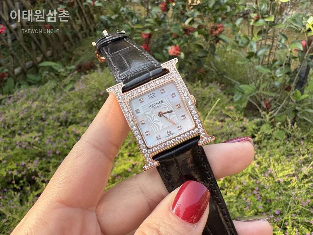 에르메스 H 시리즈 쿼츠 자개 다이얼 블랙 가죽 스트랩 로즈골드 베젤