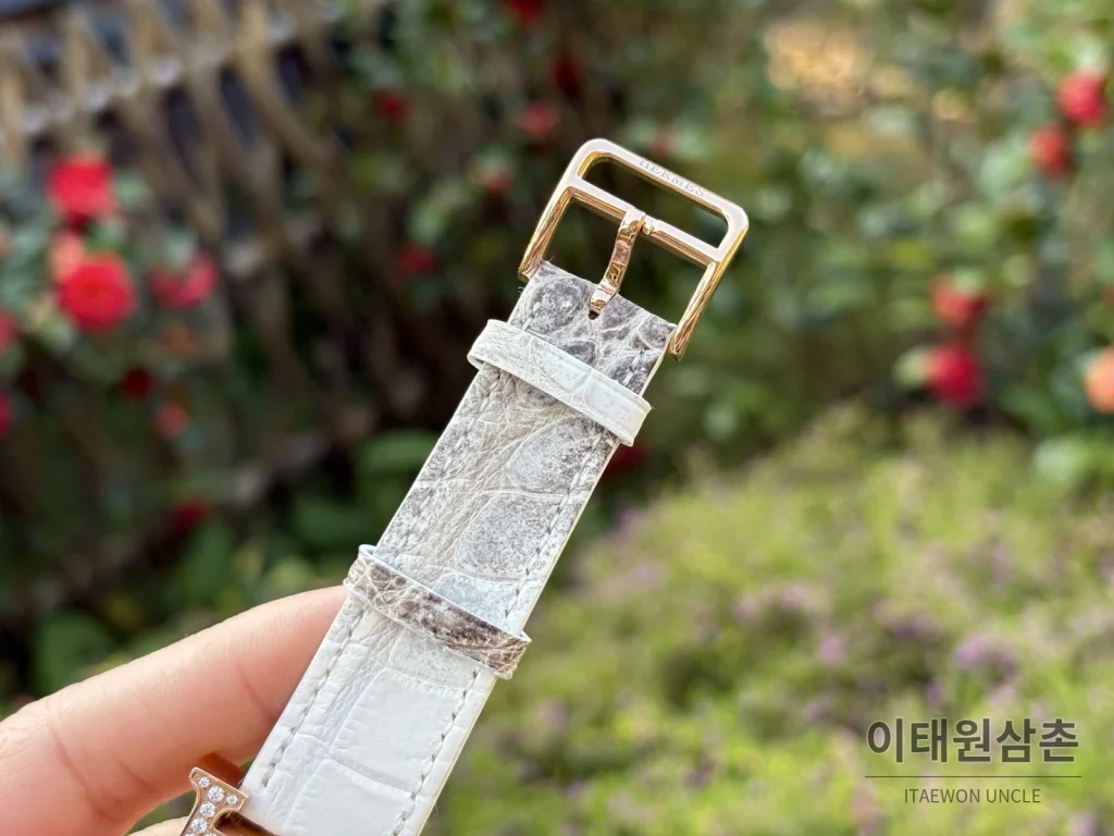에르메스 H 시리즈 쿼츠 자개 다이얼 화이트 가죽 스트랩 로즈골드 베젤 (2)