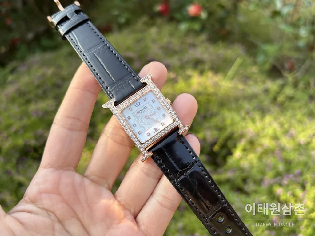 에르메스 H 시리즈 쿼츠 자개 다이얼 블랙 가죽 스트랩 로즈골드 베젤