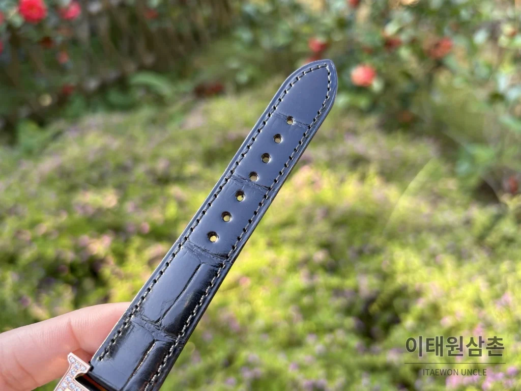 에르메스 H 시리즈 쿼츠 자개 다이얼 블랙 가죽 스트랩 로즈골드 베젤