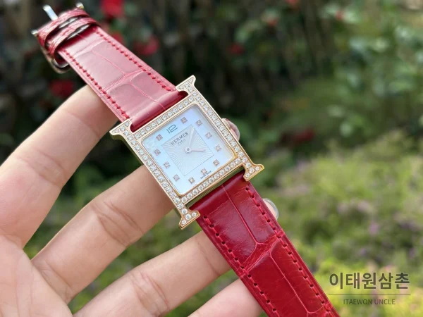 에르메스 H 시리즈 쿼츠 자개 다이얼 레드 가죽 스트랩 로즈골드 베젤