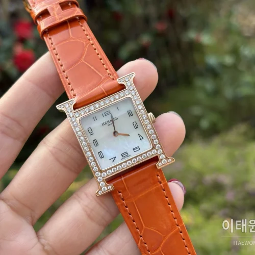 에르메스 H 시리즈 쿼츠 자개 다이얼 오렌지 가죽 스트랩 로즈골드 베젤