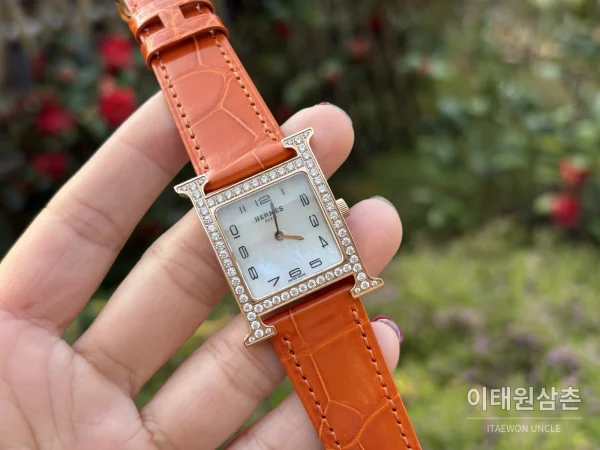 에르메스 H 시리즈 쿼츠 자개 다이얼 오렌지 가죽 스트랩 로즈골드 베젤
