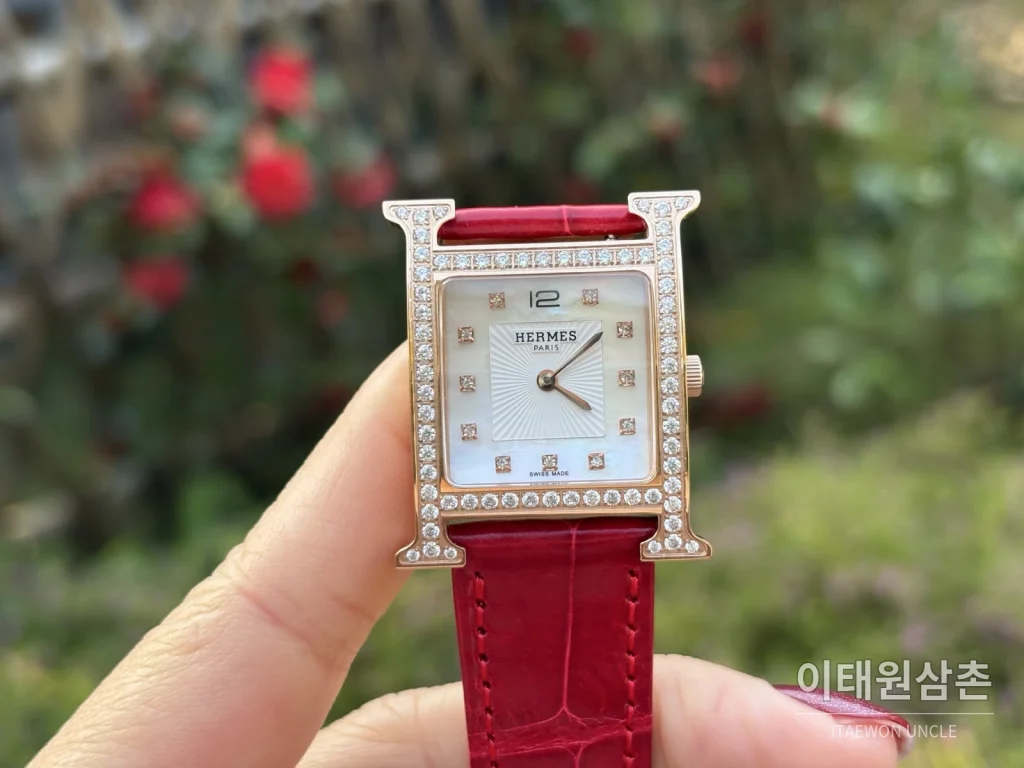 에르메스 H 시리즈 쿼츠 자개 다이얼 레드 가죽 스트랩 로즈골드 베젤