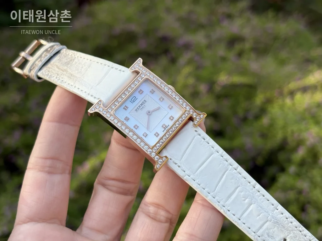 에르메스 H 시리즈 쿼츠 자개 다이얼 화이트 가죽 스트랩 로즈골드 베젤