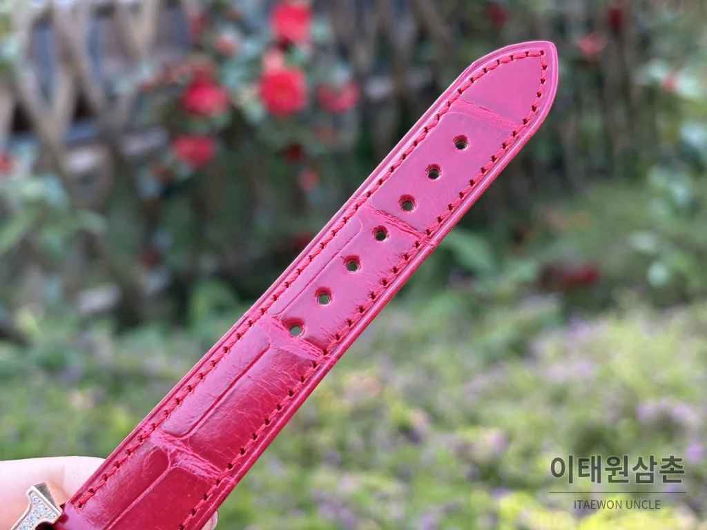 에르메스 H 시리즈 쿼츠 자개 다이얼 레드 가죽 스트랩 로즈골드 베젤