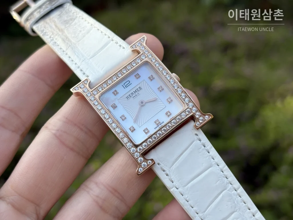 에르메스 H 시리즈 쿼츠 자개 다이얼 화이트 가죽 스트랩 로즈골드 베젤
