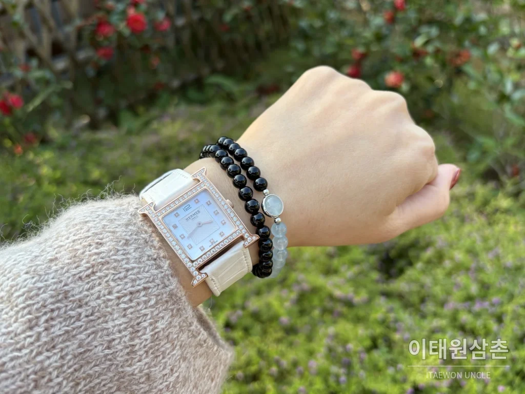 에르메스 H 시리즈 쿼츠 자개 다이얼 화이트 가죽 스트랩 로즈골드 베젤