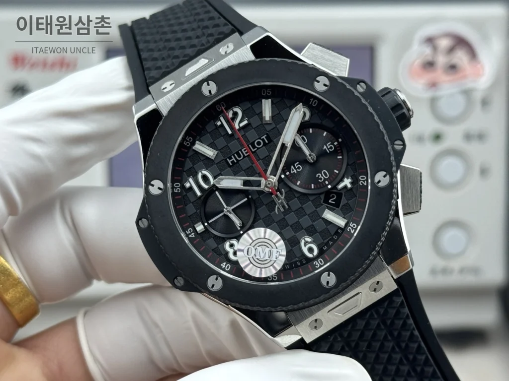 위블로 빅뱅 20주년 세라믹 크로노그래프 오토매틱 OMF라인 43mm 블랙 블랙 러버 스트랩 블랙 베젤