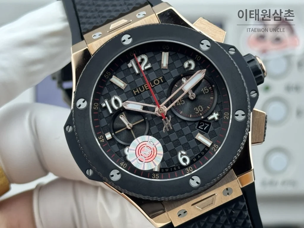 위블로 빅뱅 20주년 세라믹 크로노그래프 오토매틱 OMF라인 43mm 블랙 블랙 러버 스트랩 블랙 베젤 (3)