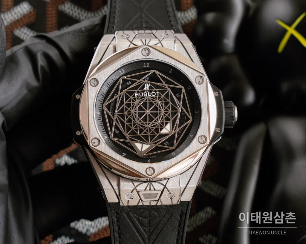 위블로 빅뱅 오토매틱 45mm 블랙 다이얼 블랙 러버 스트랩 티타늄 케이스