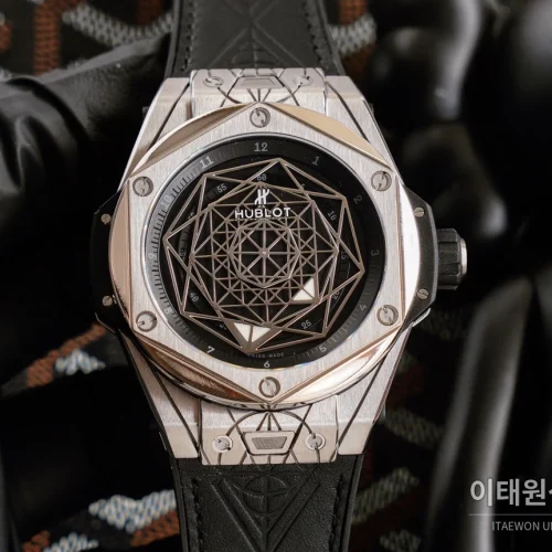 위블로 빅뱅 오토매틱 45mm 블랙 다이얼 블랙 러버 스트랩 티타늄 케이스
