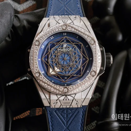 위블로 빅뱅 오토매틱 45mm 블루 다이얼 블루 러버 스트랩 실버 베젤