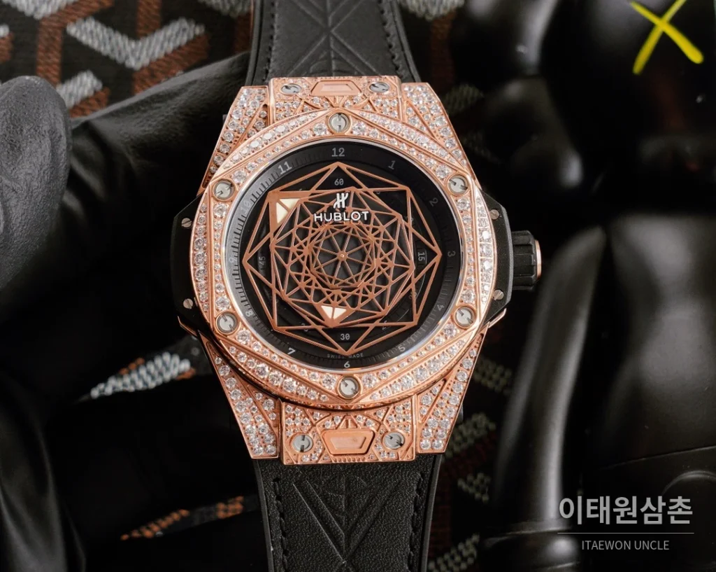 위블로 빅뱅 오토매틱 45mm 블랙 다이얼 블랙 러버 스트랩 로즈골드 베젤
