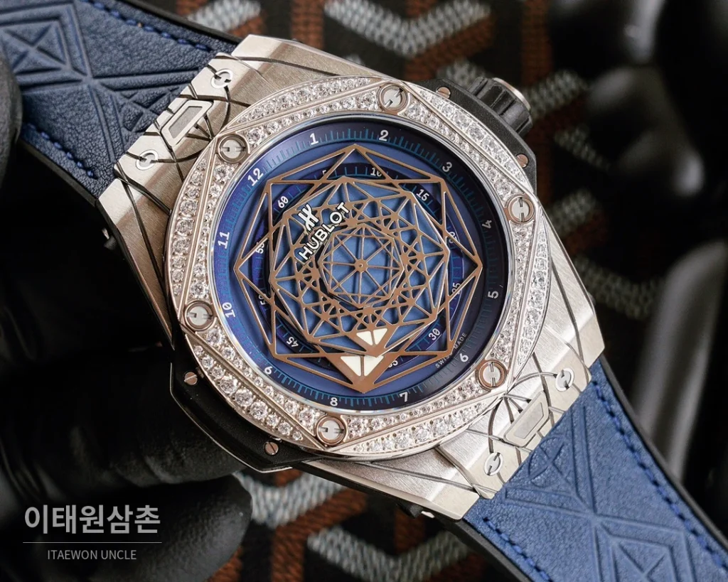 위블로 빅뱅 오토매틱 45mm 블루 다이얼 블루 러버 스트랩 실버 베젤