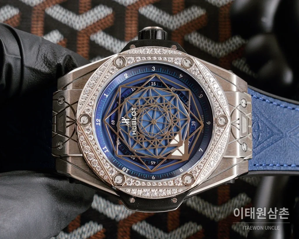 위블로 빅뱅 오토매틱 45mm 블루 다이얼 블루 러버 스트랩 실버 베젤