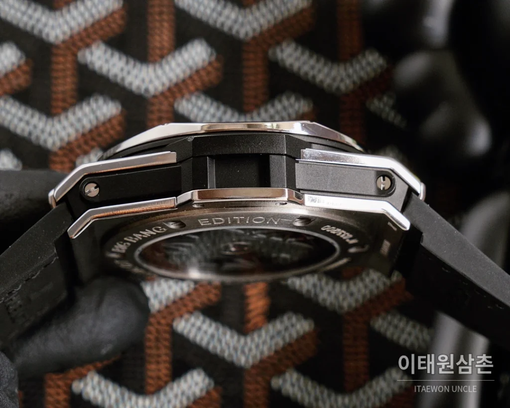 위블로 빅뱅 오토매틱 45mm 블랙 다이얼 블랙 러버 스트랩 티타늄 케이스
