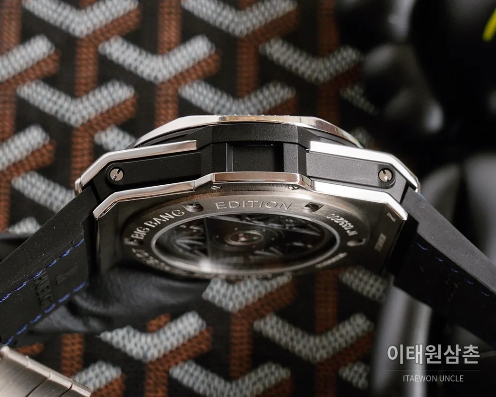 위블로 빅뱅 오토매틱 45mm 블루 다이얼 블루 러버 스트랩 실버 베젤