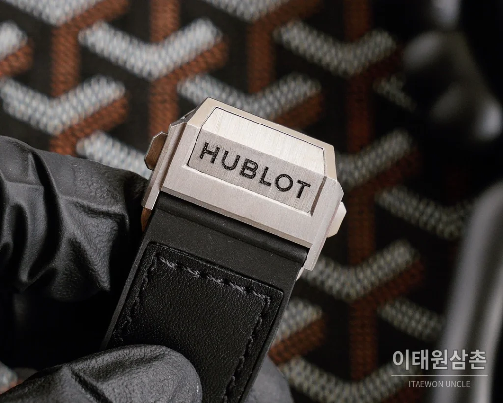 위블로 빅뱅 오토매틱 45mm 블랙 다이얼 블랙 러버 스트랩 티타늄 케이스