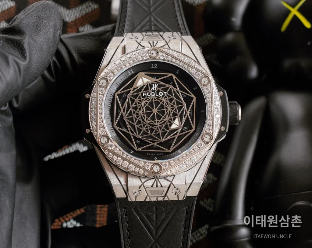 위블로 빅뱅 오토매틱 45mm 블루 다이얼 블루 러버 스트랩 실버 베젤
