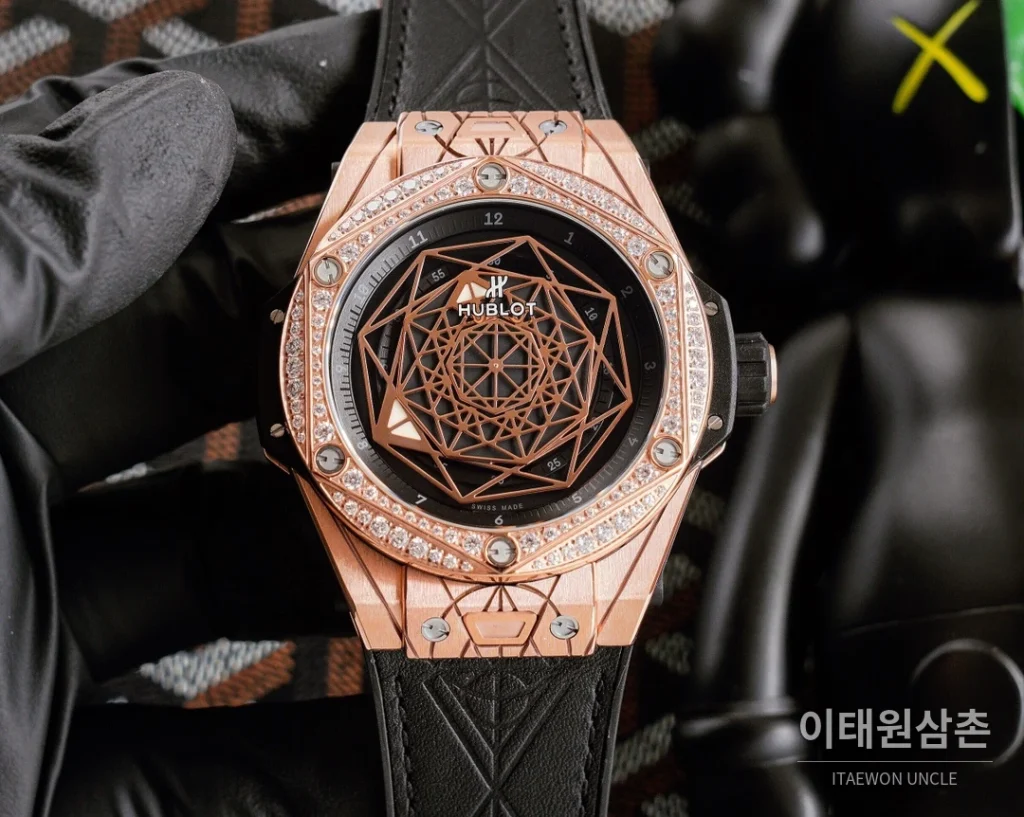 위블로 빅뱅 오토매틱 45mm 블루 다이얼 블루 러버 스트랩 실버 베젤