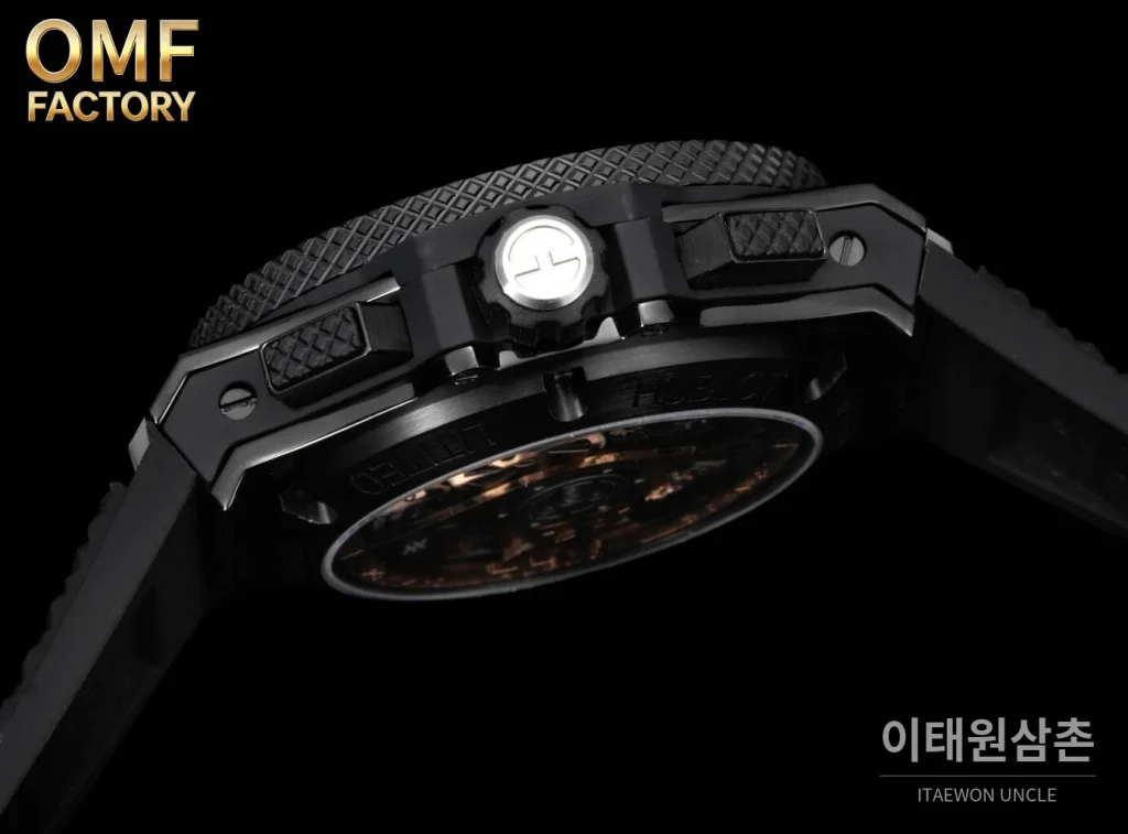 위블로 빅뱅 블랙 세라믹 크로노그래프 러버스트랩 오토매틱 43mm (2)