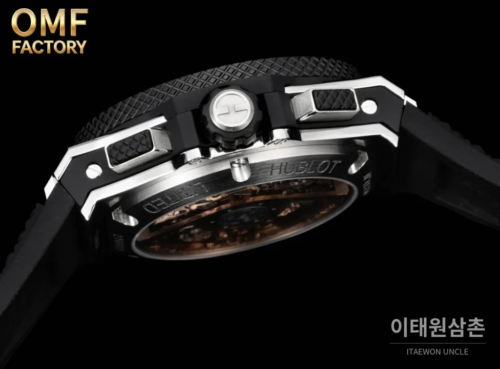 위블로 빅뱅 블랙 세라믹 크로노그래프 러버스트랩 오토매틱 43mm