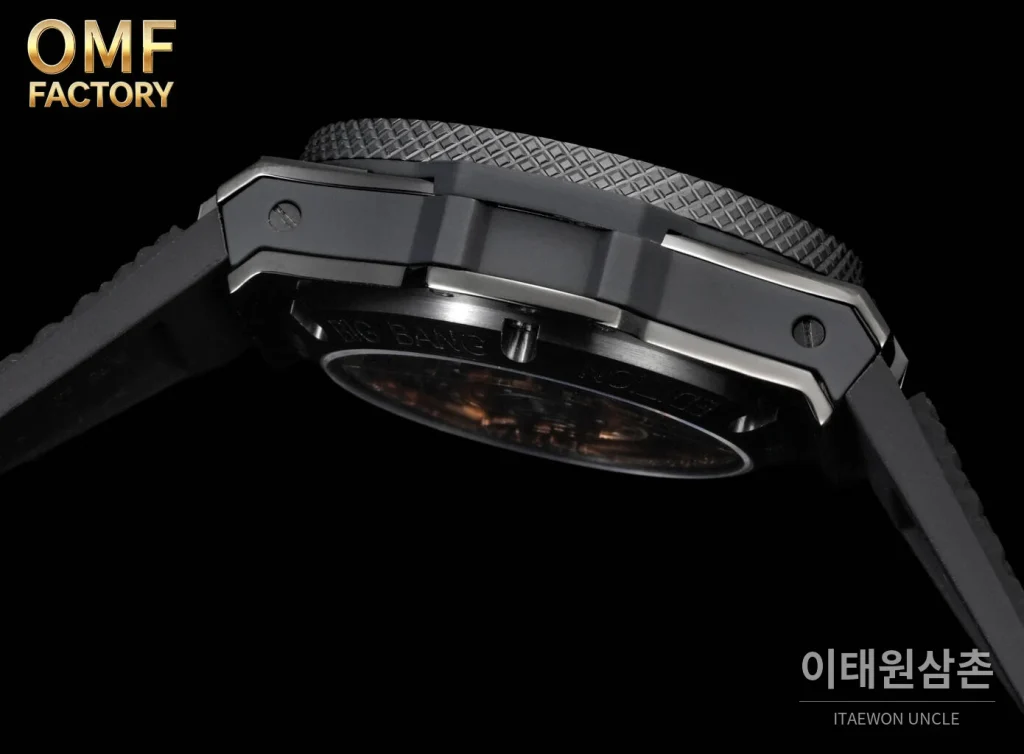 위블로 빅뱅 블랙 세라믹 크로노그래프 러버스트랩 오토매틱 43mm (2)