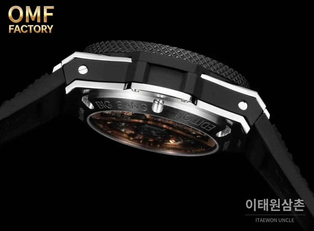 위블로 빅뱅 블랙 세라믹 크로노그래프 러버스트랩 오토매틱 43mm