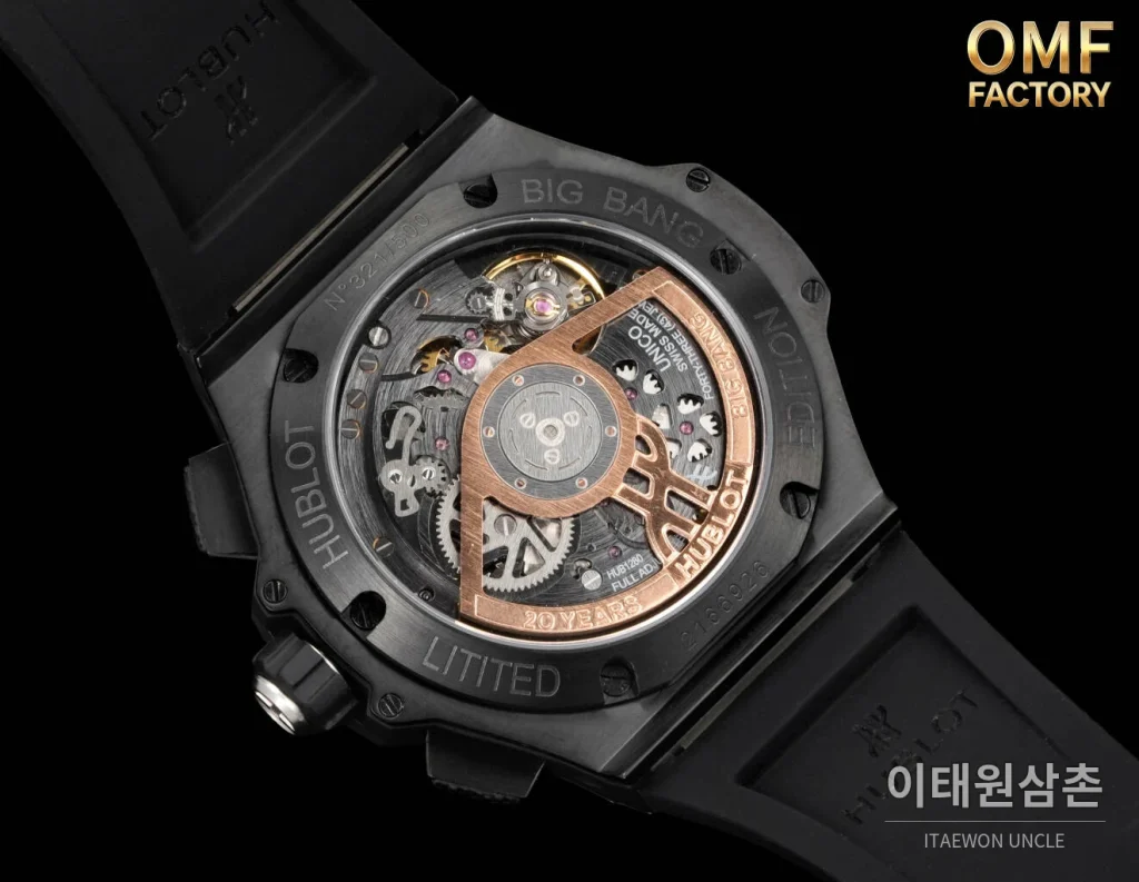 위블로 빅뱅 블랙 세라믹 크로노그래프 러버스트랩 오토매틱 43mm (2)